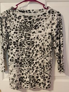 Chico's Black & Gray Leopard Print Long Sleeve Top